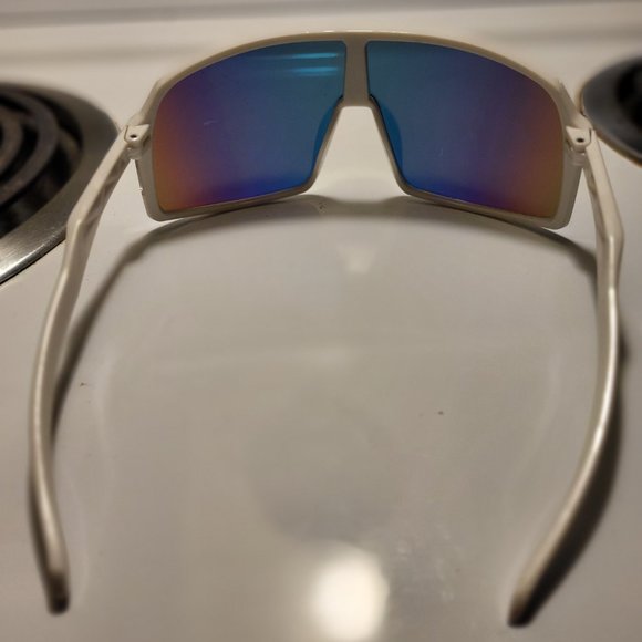 Sunglasses - Picture 3 of 3